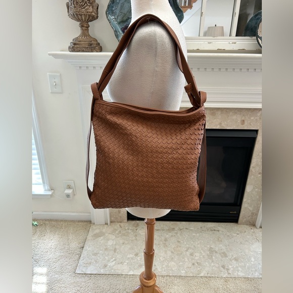 Giorgia Milani Handbags - Giorgia Milani Brown Woven Shoulder Bag